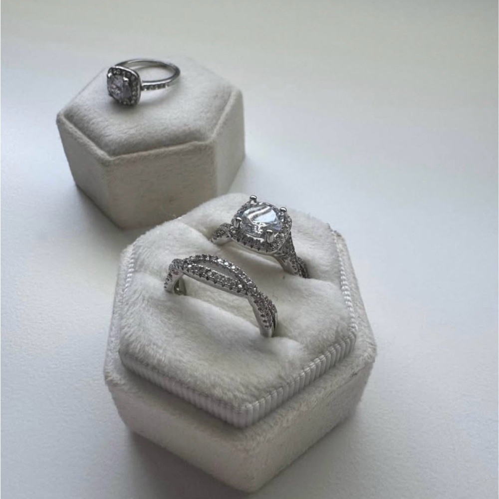 Elegant Silver Ring Set - Picture 2 of 6